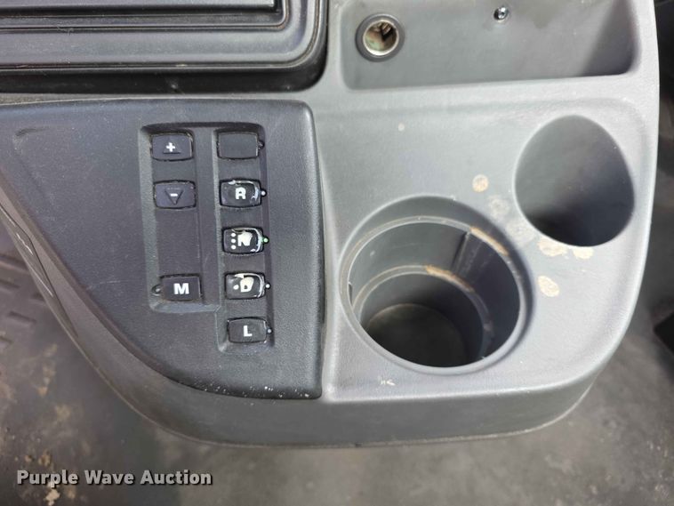 image for item FH6167 2016 International LF687 semi truck
