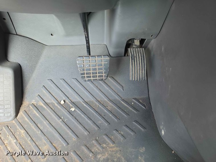 image for item FH6167 2016 International LF687 semi truck