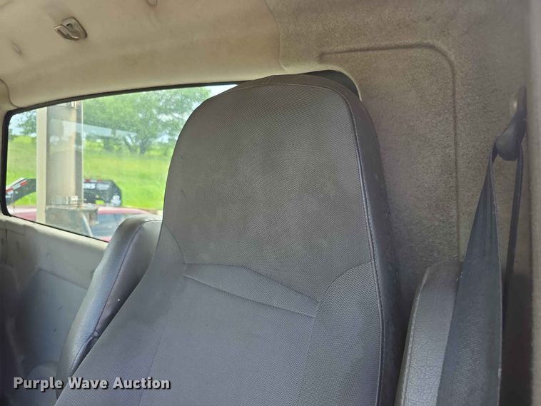 image for item FH6167 2016 International LF687 semi truck