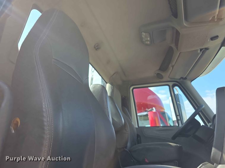 image for item FH6167 2016 International LF687 semi truck