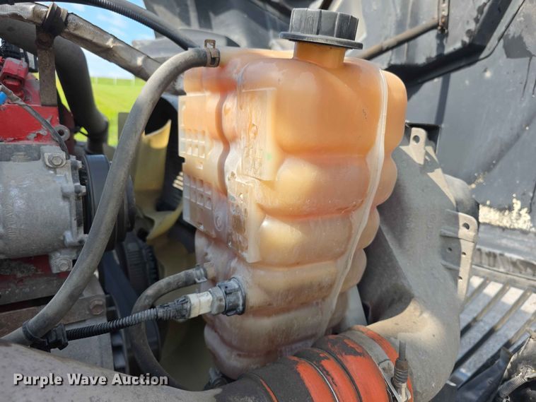image for item FH6167 2016 International LF687 semi truck