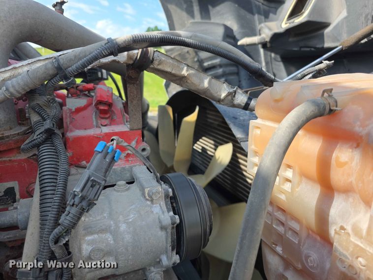image for item FH6167 2016 International LF687 semi truck
