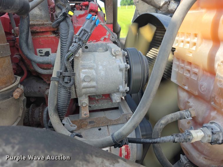 image for item FH6167 2016 International LF687 semi truck