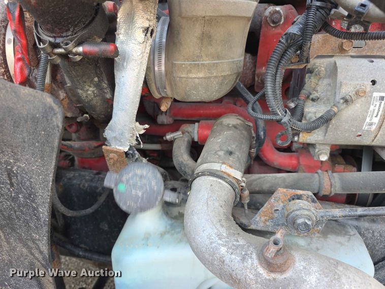 image for item FH6167 2016 International LF687 semi truck