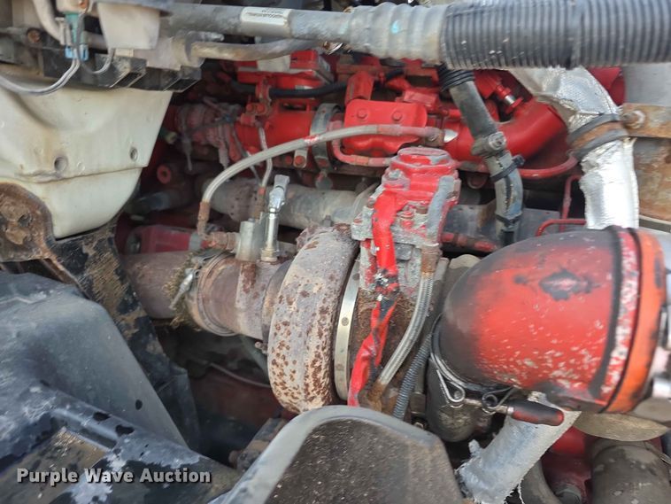 image for item FH6167 2016 International LF687 semi truck
