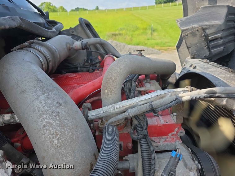 image for item FH6167 2016 International LF687 semi truck