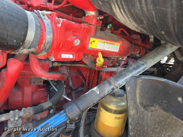 image for item FH6167 2016 International LF687 semi truck