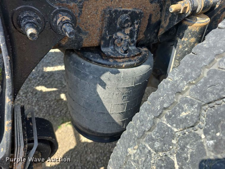 image for item FH6167 2016 International LF687 semi truck