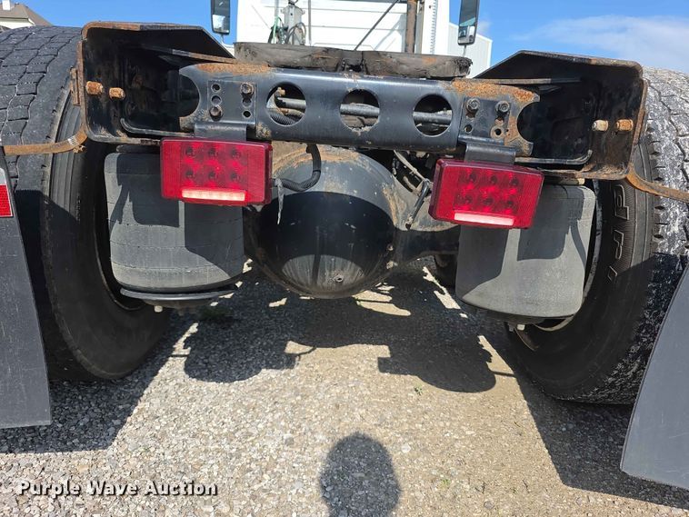 image for item FH6167 2016 International LF687 semi truck