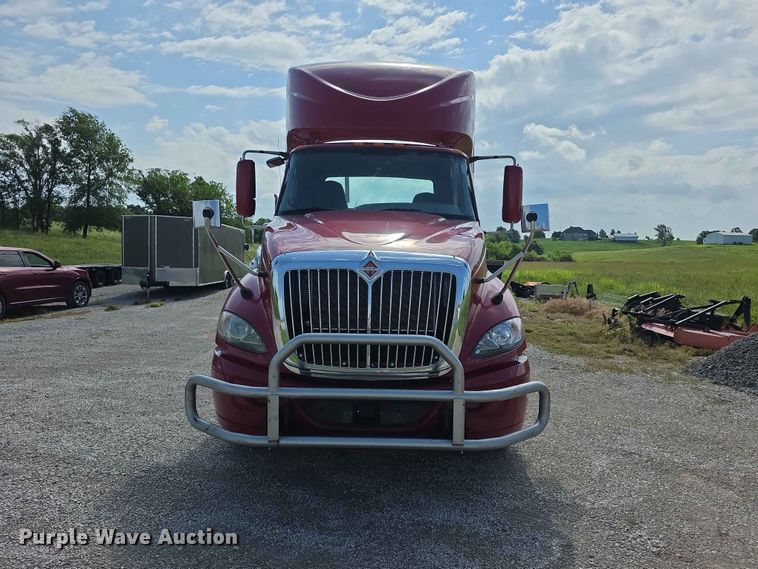 image for item FH6168 2016 International ProStar 122 semi truck