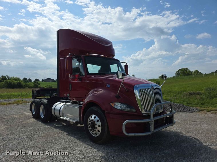 image for item FH6168 2016 International ProStar 122 semi truck