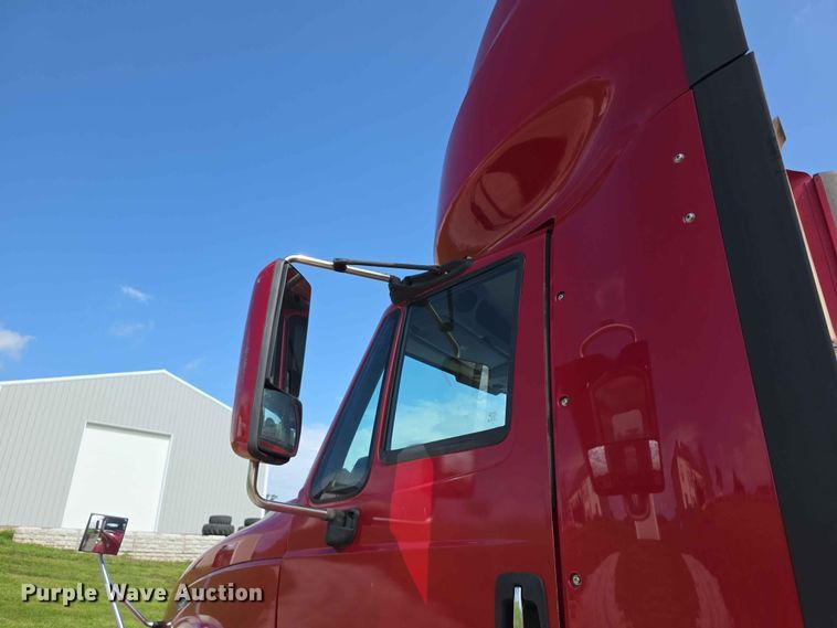 image for item FH6168 2016 International ProStar 122 semi truck