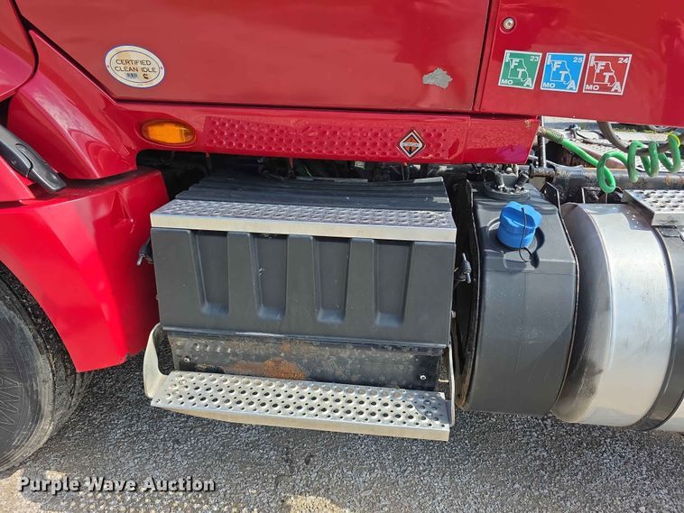 image for item FH6168 2016 International ProStar 122 semi truck