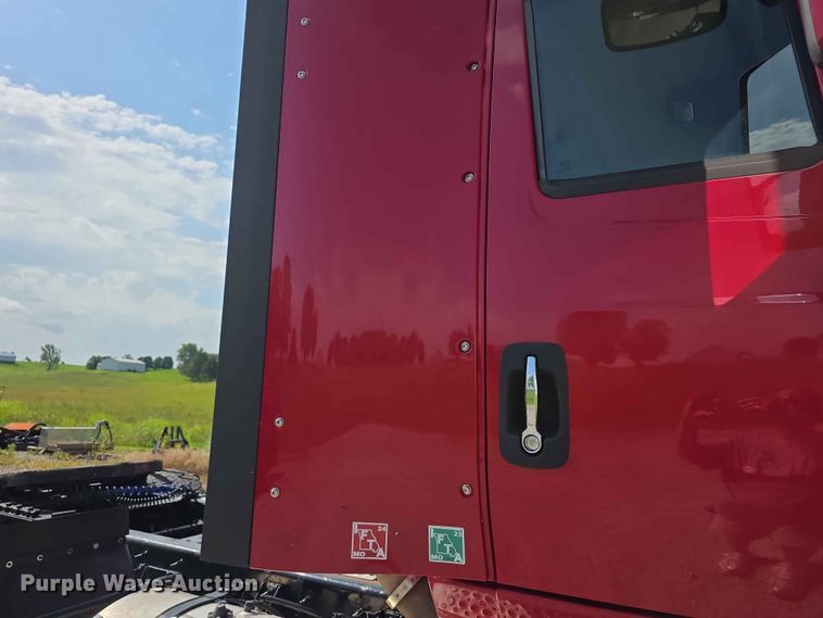 image for item FH6168 2016 International ProStar 122 semi truck