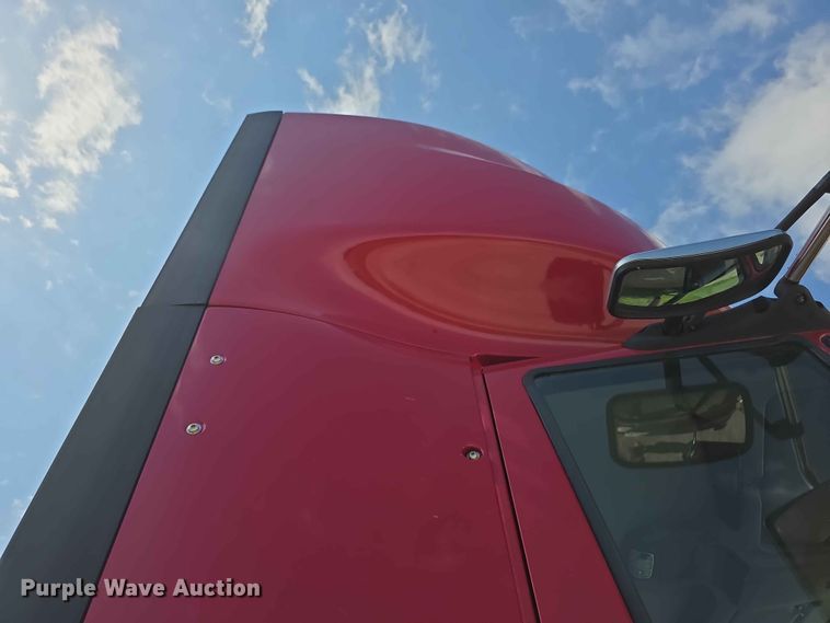 image for item FH6168 2016 International ProStar 122 semi truck