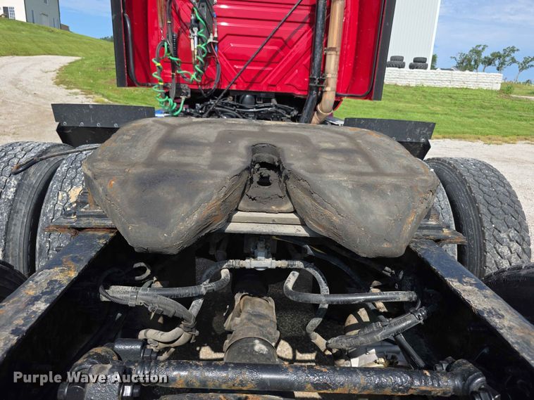 image for item FH6168 2016 International ProStar 122 semi truck