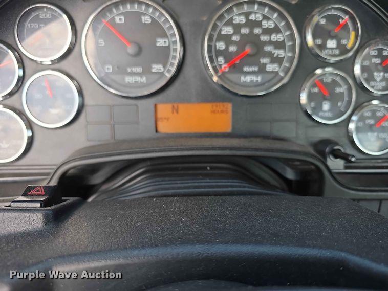 image for item FH6168 2016 International ProStar 122 semi truck