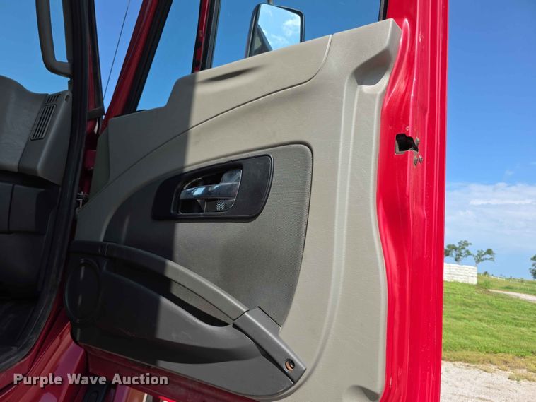 image for item FH6168 2016 International ProStar 122 semi truck