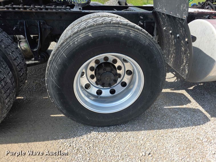 image for item FH6168 2016 International ProStar 122 semi truck