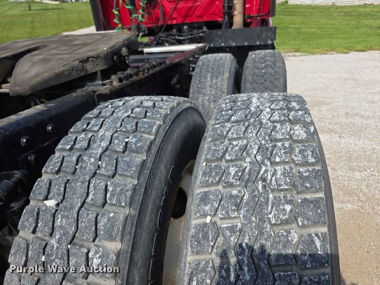 image for item FH6168 2016 International ProStar 122 semi truck