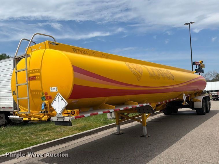 image for item FK0213 2013 Beall trailers BAST-97-3-DC fuel trailer