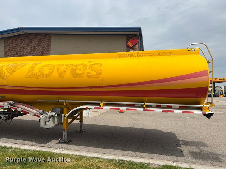 image for item FK0213 2013 Beall trailers BAST-97-3-DC fuel trailer