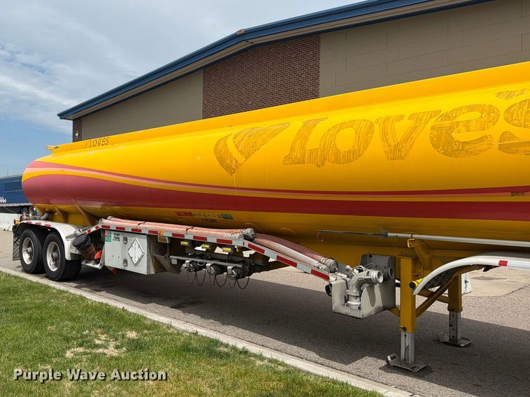 image for item FK0213 2013 Beall trailers BAST-97-3-DC fuel trailer