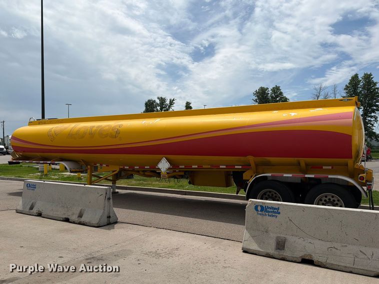 image for item FK0213 2013 Beall trailers BAST-97-3-DC fuel trailer