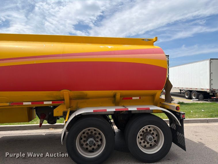 image for item FK0213 2013 Beall trailers BAST-97-3-DC fuel trailer