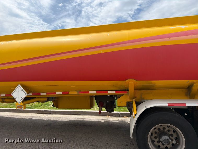 image for item FK0213 2013 Beall trailers BAST-97-3-DC fuel trailer