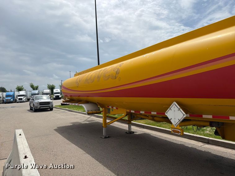 image for item FK0213 2013 Beall trailers BAST-97-3-DC fuel trailer