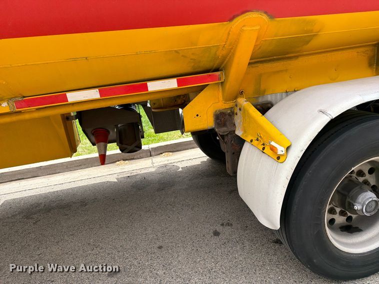 image for item FK0213 2013 Beall trailers BAST-97-3-DC fuel trailer
