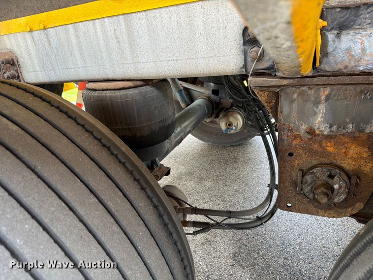 image for item FK0213 2013 Beall trailers BAST-97-3-DC fuel trailer