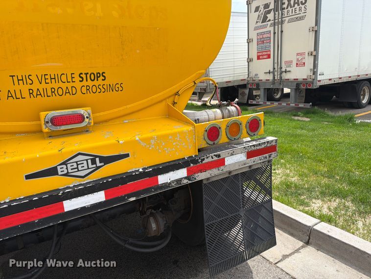 image for item FK0213 2013 Beall trailers BAST-97-3-DC fuel trailer