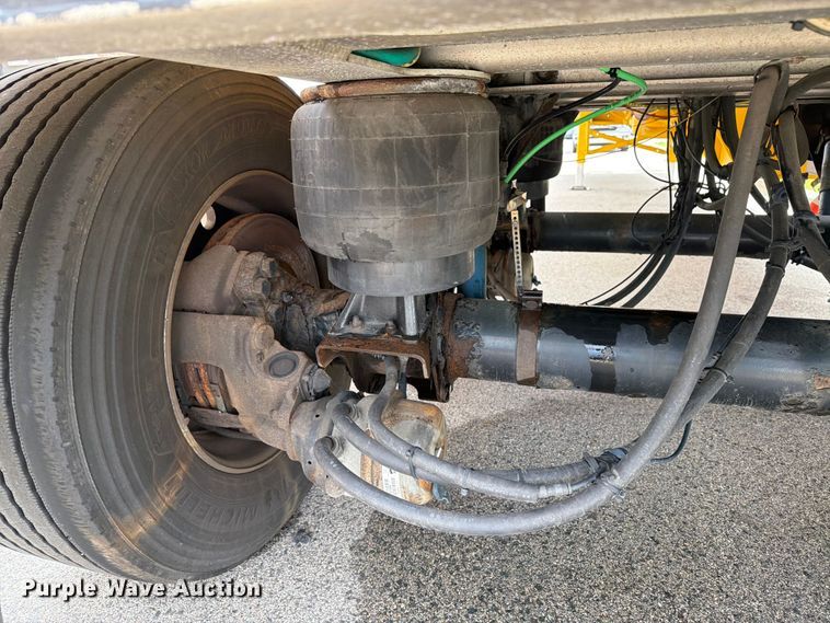 image for item FK0213 2013 Beall trailers BAST-97-3-DC fuel trailer