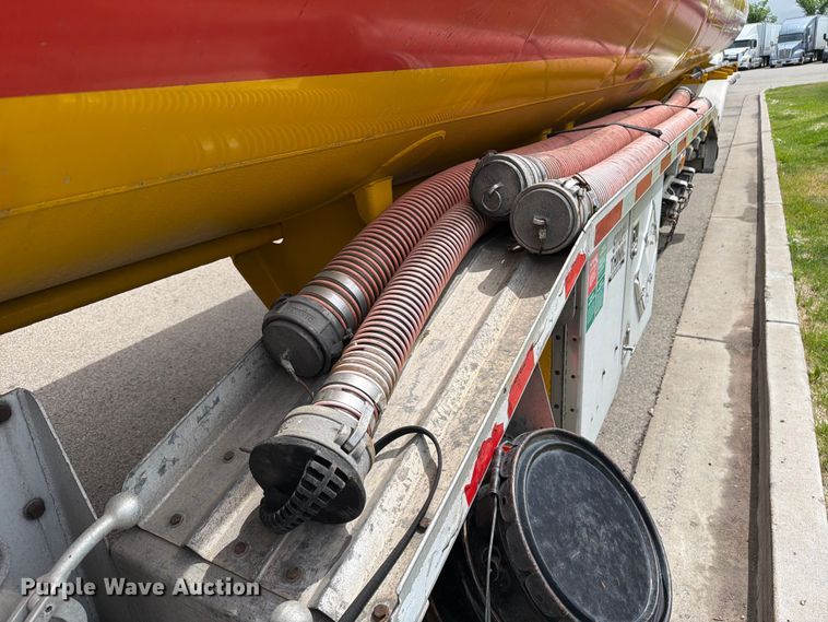 image for item FK0213 2013 Beall trailers BAST-97-3-DC fuel trailer