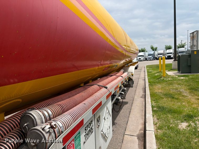 image for item FK0213 2013 Beall trailers BAST-97-3-DC fuel trailer