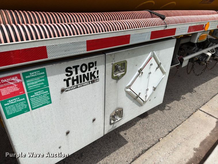 image for item FK0213 2013 Beall trailers BAST-97-3-DC fuel trailer