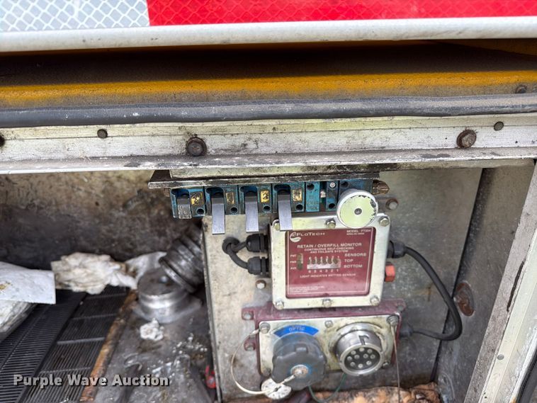 image for item FK0213 2013 Beall trailers BAST-97-3-DC fuel trailer