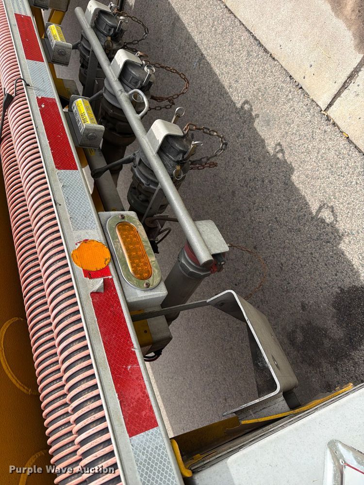 image for item FK0213 2013 Beall trailers BAST-97-3-DC fuel trailer