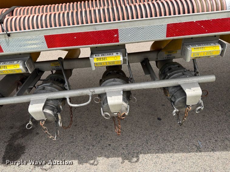 image for item FK0213 2013 Beall trailers BAST-97-3-DC fuel trailer
