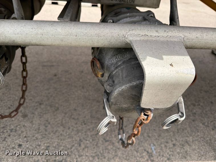 image for item FK0213 2013 Beall trailers BAST-97-3-DC fuel trailer