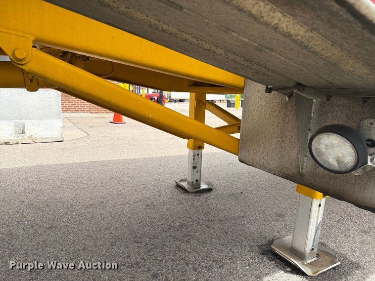 image for item FK0213 2013 Beall trailers BAST-97-3-DC fuel trailer
