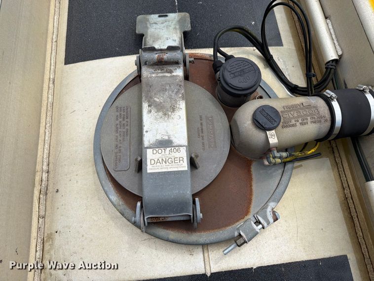 image for item FK0213 2013 Beall trailers BAST-97-3-DC fuel trailer