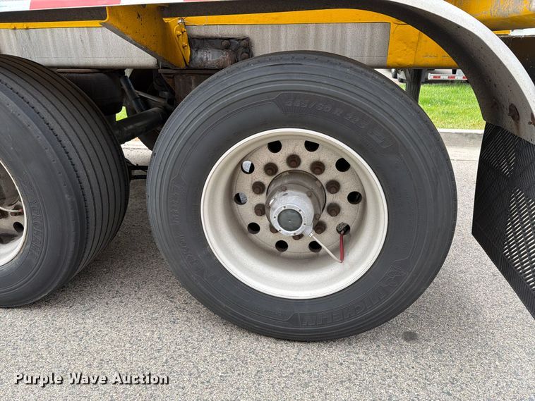 image for item FK0213 2013 Beall trailers BAST-97-3-DC fuel trailer