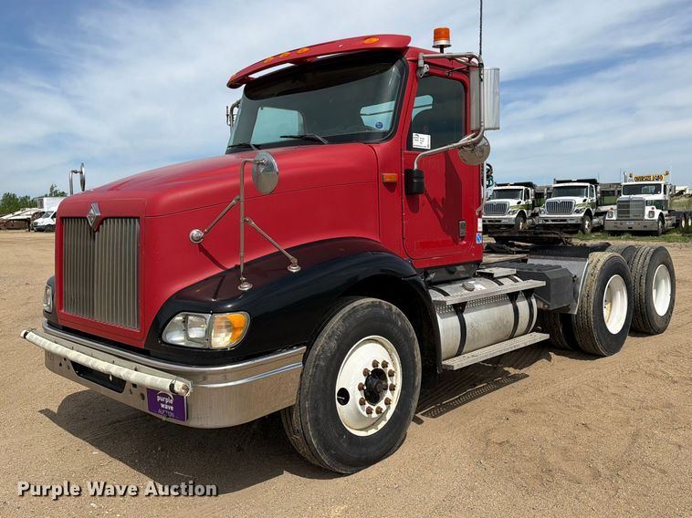 image for item FK0216 2007 International 9200i semi truck