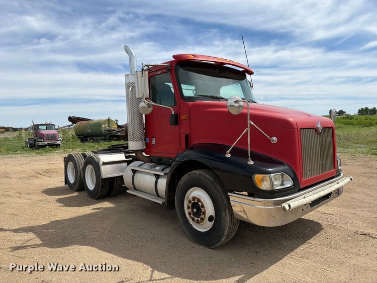 image for item FK0216 2007 International 9200i semi truck