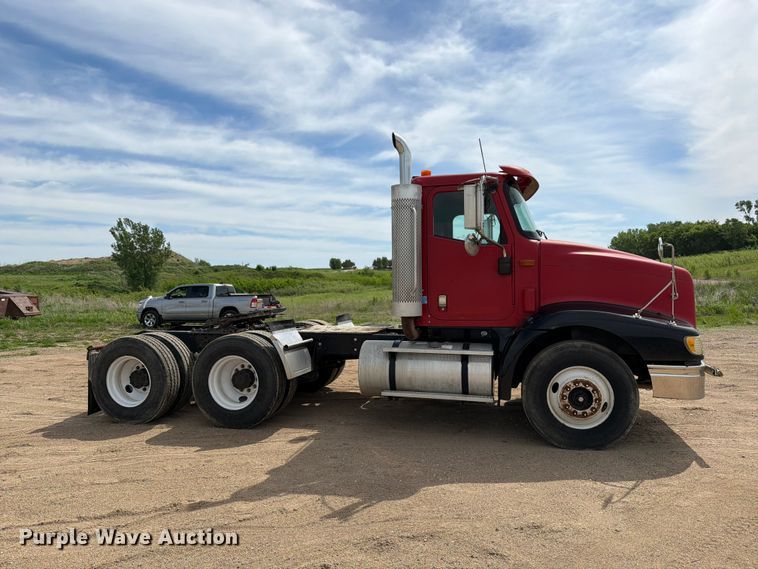 image for item FK0216 2007 International 9200i semi truck