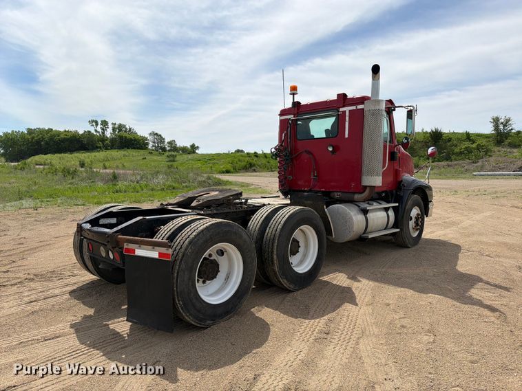image for item FK0216 2007 International 9200i semi truck