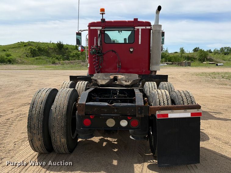 image for item FK0216 2007 International 9200i semi truck